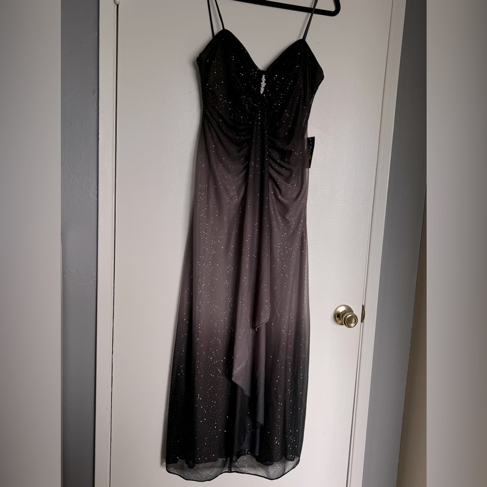 NEW Special occasion’s dress in beautiful gradient color.